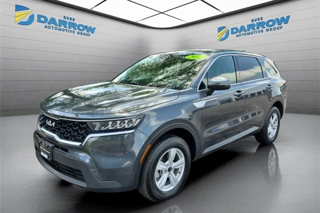 2023 Kia Sorento LX photo 1