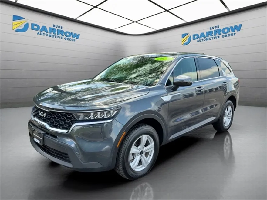 2023 Kia Sorento LX photo 1