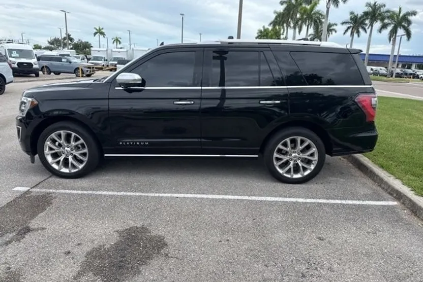 2019 Ford Expedition Platinum photo 1