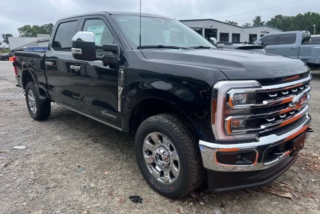2025 Ford F-250 Lariat photo 1