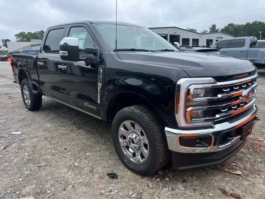 2025 Ford F-250 Lariat photo 1
