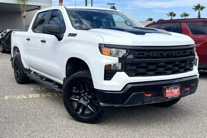 2023 Chevrolet Silverado 1500 Custom Trail Boss photo 1