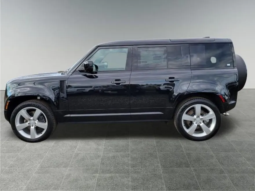 2025 Land Rover Defender 110 X-Dynamic SE photo 1