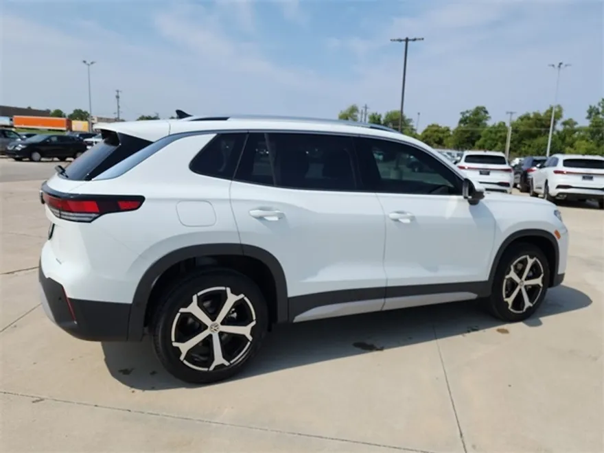 2025 Volkswagen Tiguan SE photo 1