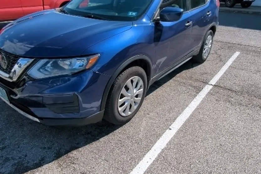 2020 Nissan Rogue S photo 1