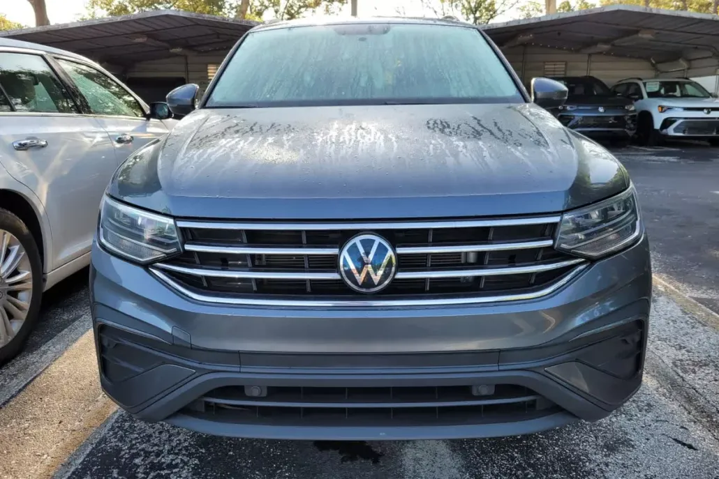 2022 Volkswagen Tiguan S photo 1