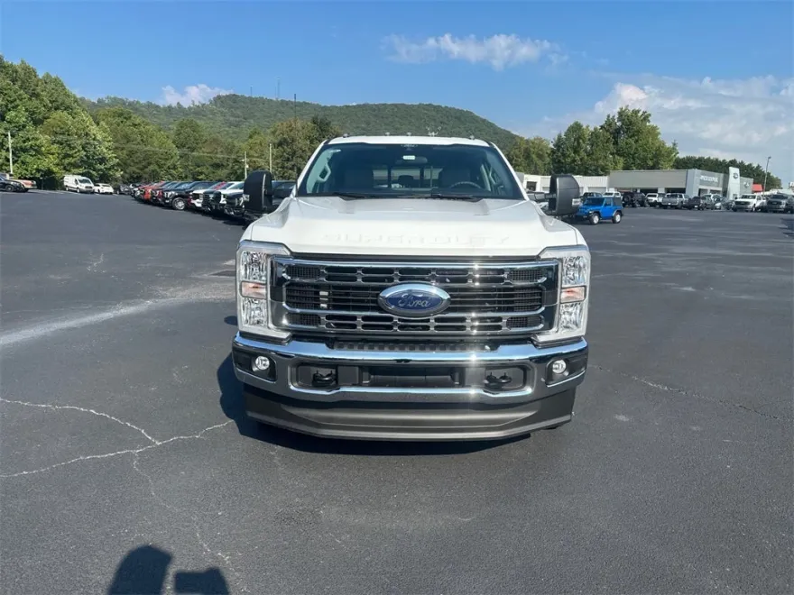 2026 Ford F-350 photo 1