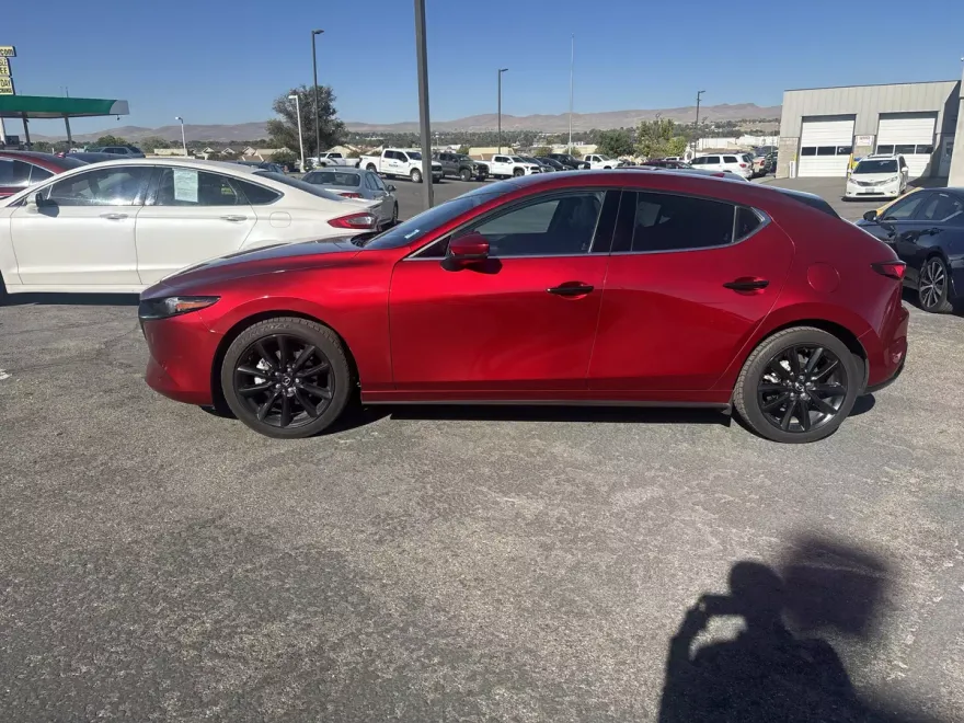 2022 Mazda Mazda3 Hatchback photo 1