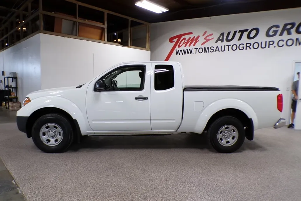 2013 Nissan Frontier S photo 1