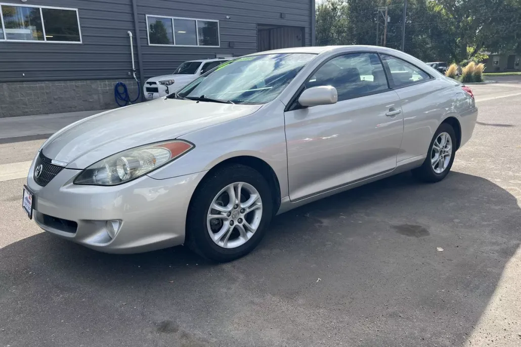 2004 Toyota Camry Solara SE photo 1