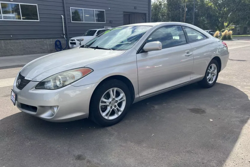 2004 Toyota Camry Solara SE photo 1