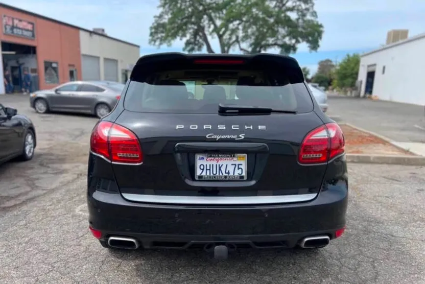 2012 Porsche Cayenne photo 1