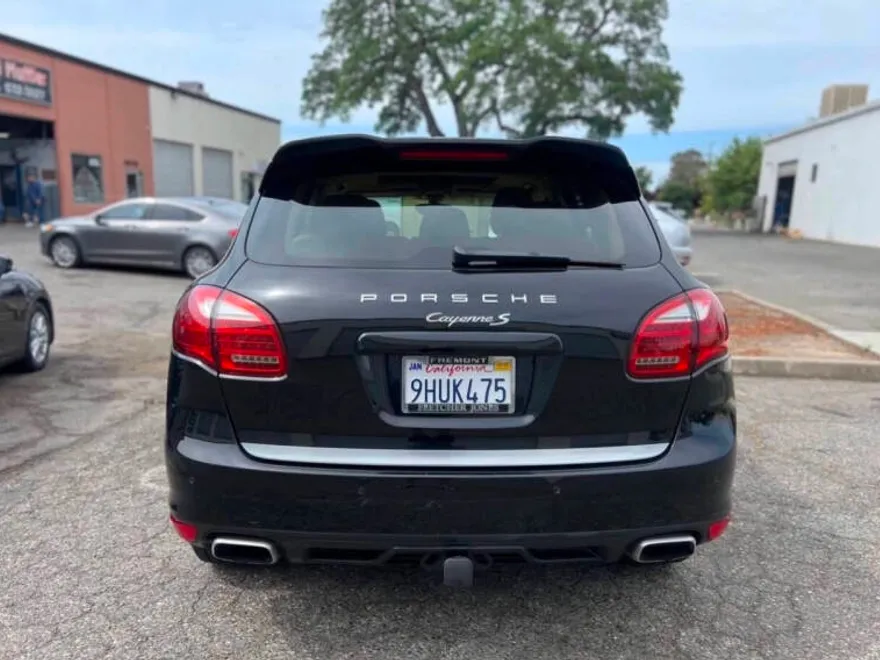 2012 Porsche Cayenne photo 1