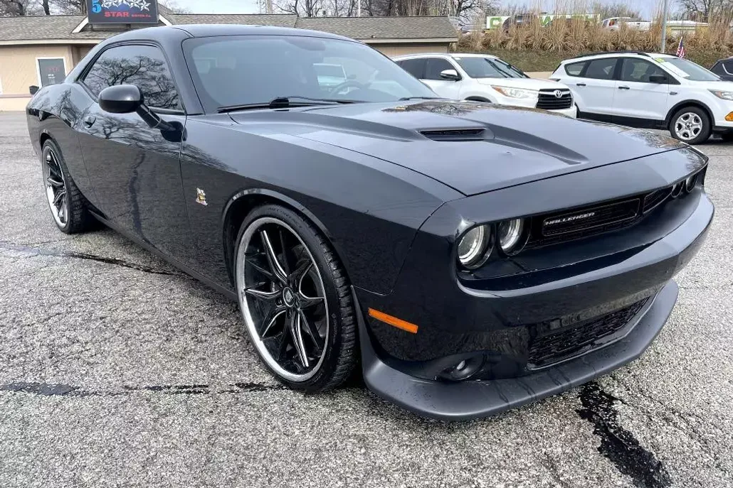 2015 Dodge Challenger R/T Scat Pack photo 1