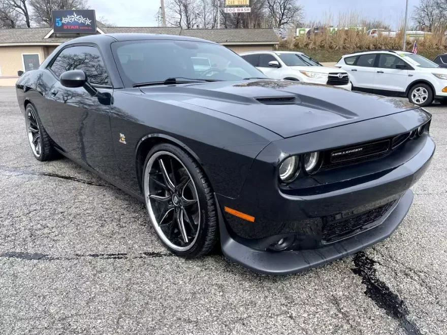 2015 Dodge Challenger R/T Scat Pack photo 1