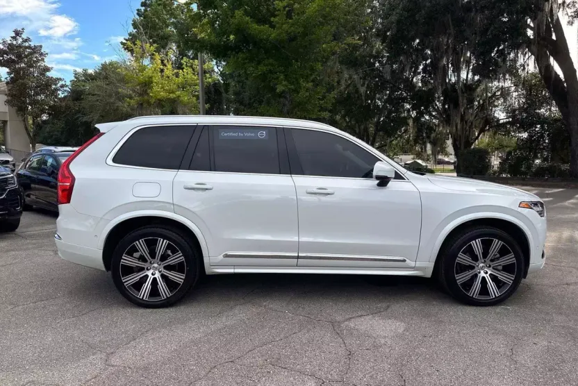 2023 Volvo XC90 AWD Ultimate photo 1