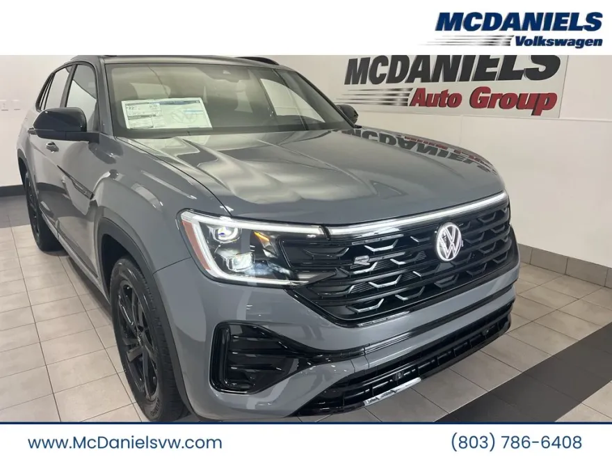 2026 Volkswagen Atlas Cross Sport SEL R-Line photo 1