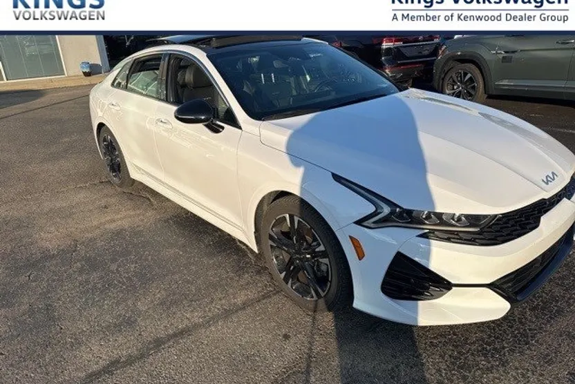 2022 Kia K5 GT-Line photo 1
