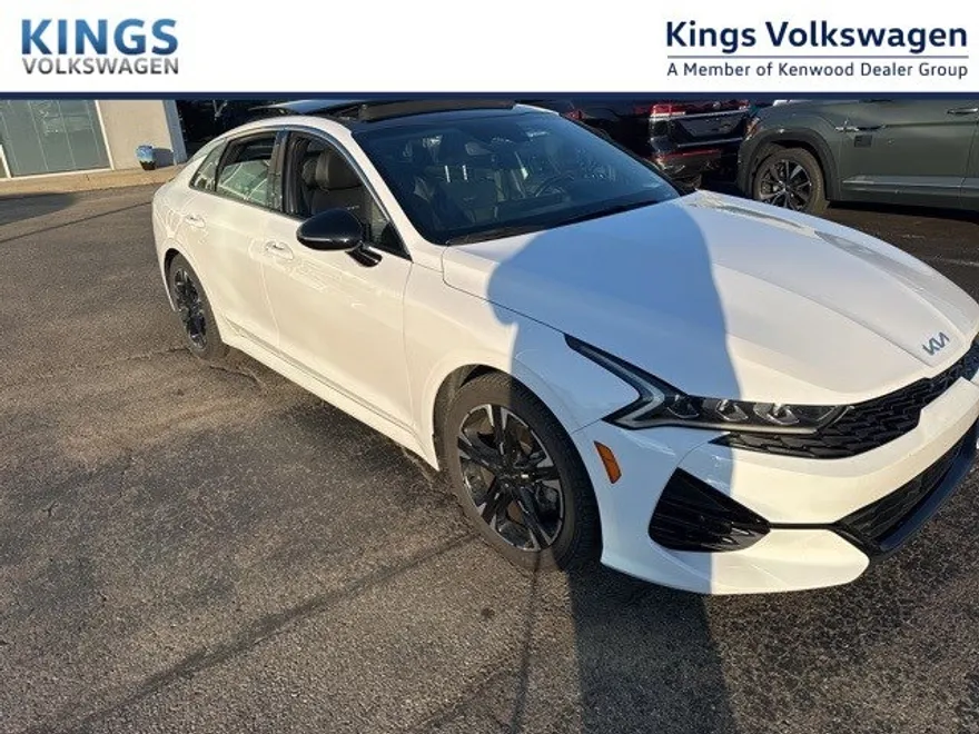 2022 Kia K5 GT-Line photo 1