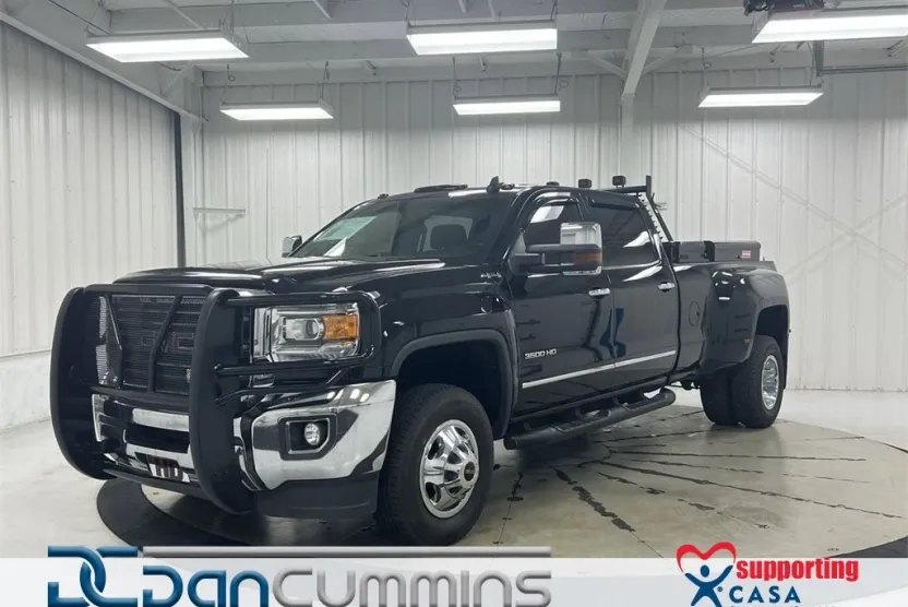 2017 Gmc Sierra 3500 HD SLT photo 1