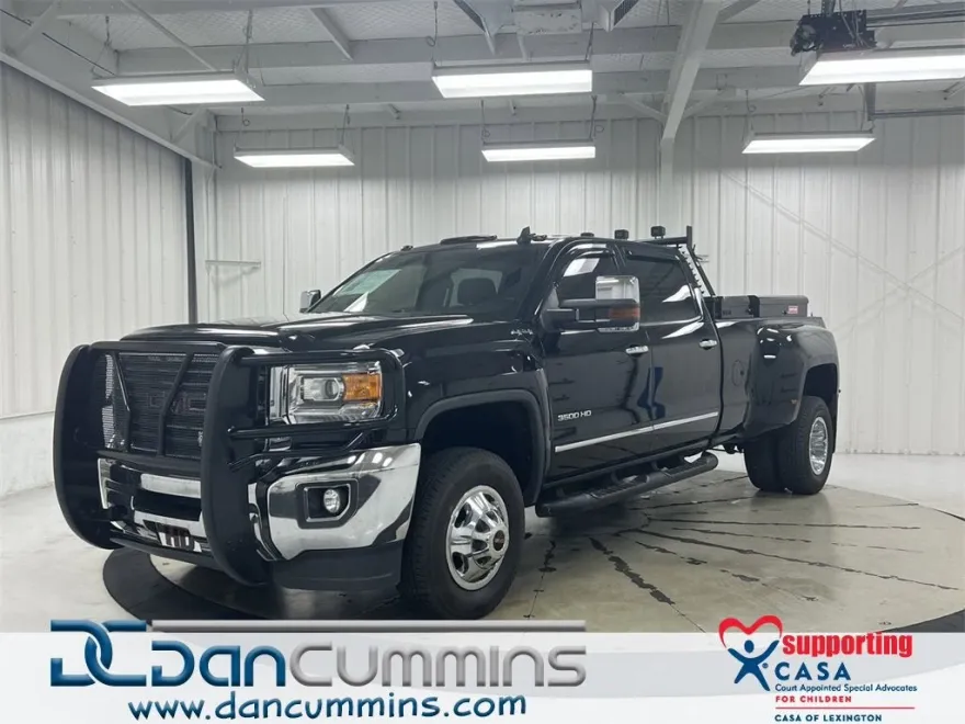 2017 Gmc Sierra 3500 HD SLT photo 1