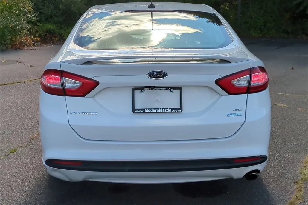 2016 Ford Fusion SE photo 1