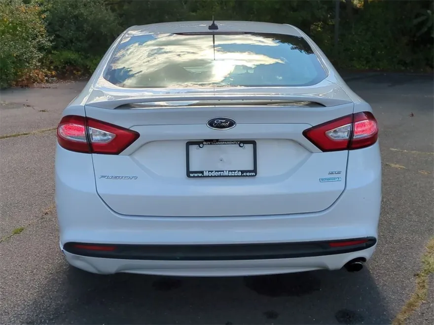 2016 Ford Fusion SE photo 1