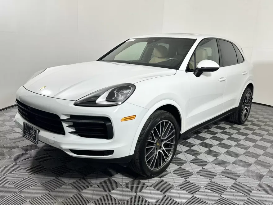 2023 Porsche Cayenne Platinum Edition photo 1