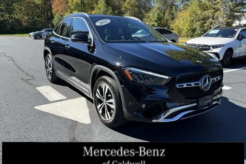 2025 Mercedes Benz GLA 250 4MATIC photo 1