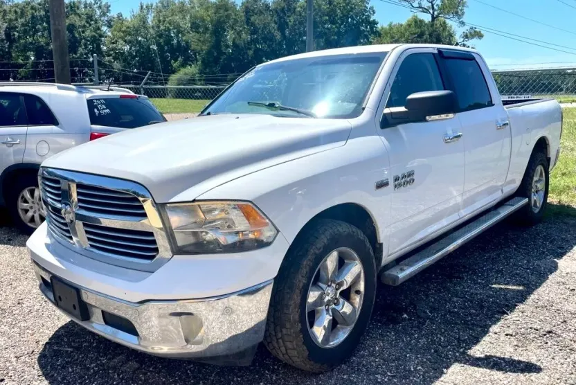 2014 Ram 1500 SLT photo 1