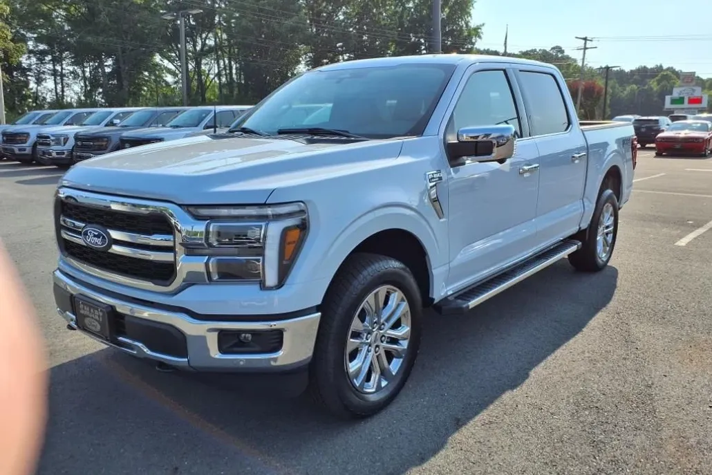 2025 Ford F-150 Lariat photo 1