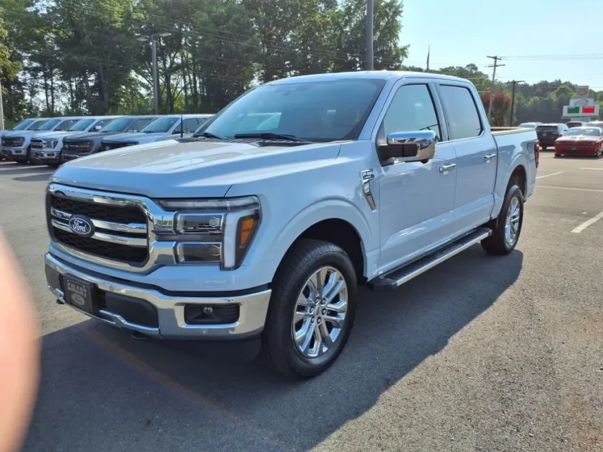 2025 Ford F-150 Lariat photo 1