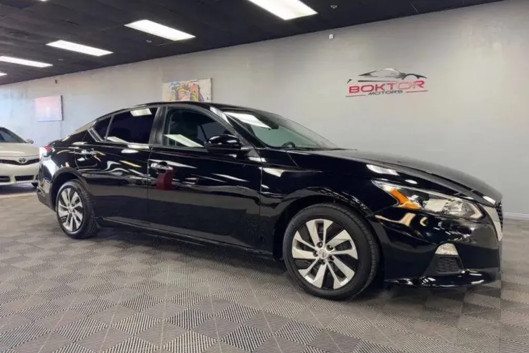 2019 Nissan Altima 2.5 photo 1
