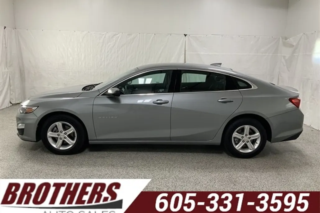 2023 Chevrolet Malibu 1LT photo 1