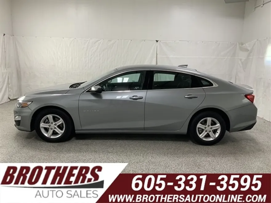 2023 Chevrolet Malibu 1LT photo 1