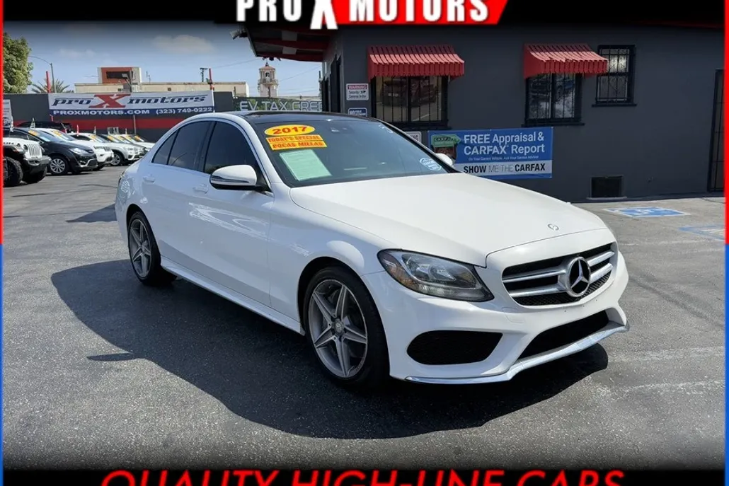 2017 Mercedes Benz C 300 4MATIC Sedan photo 1