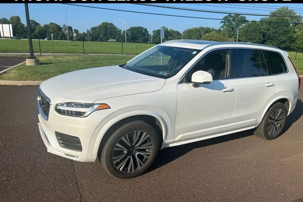 2020 Volvo XC90 T5 Momentum photo 1