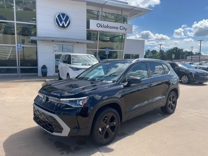 2025 Volkswagen Taos SEL photo 1