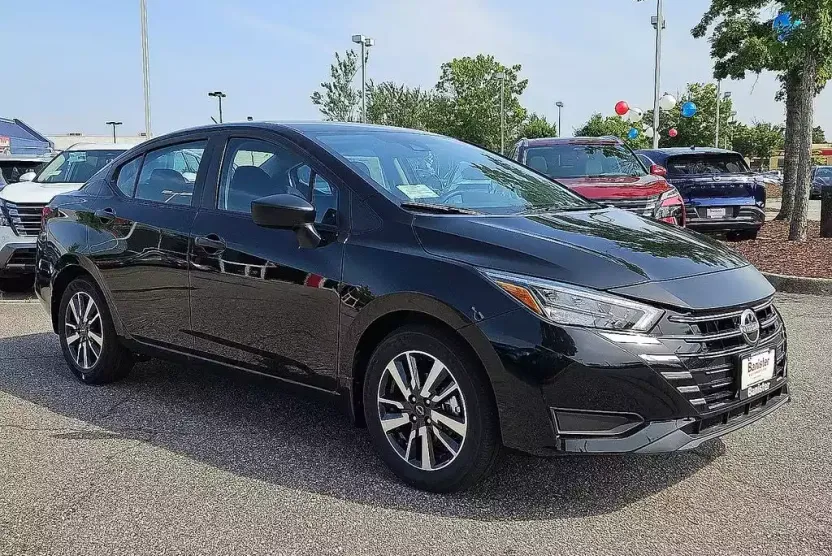 2025 Nissan Versa S photo 1