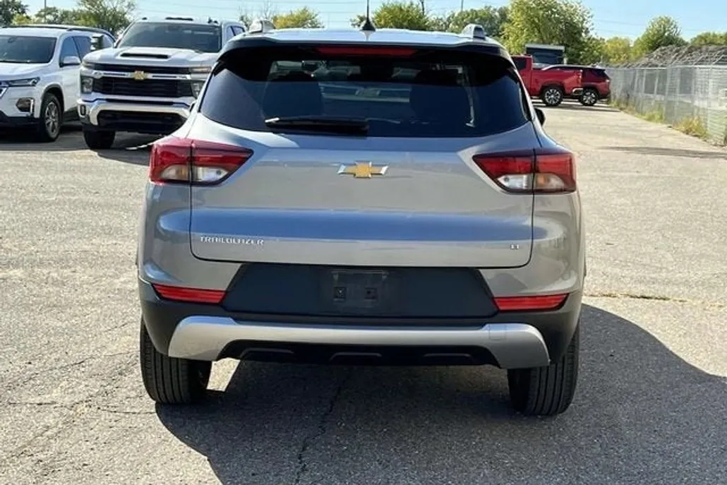 2023 Chevrolet Trailblazer LT photo 1