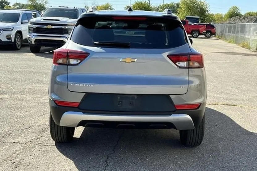 2023 Chevrolet Trailblazer LT photo 1
