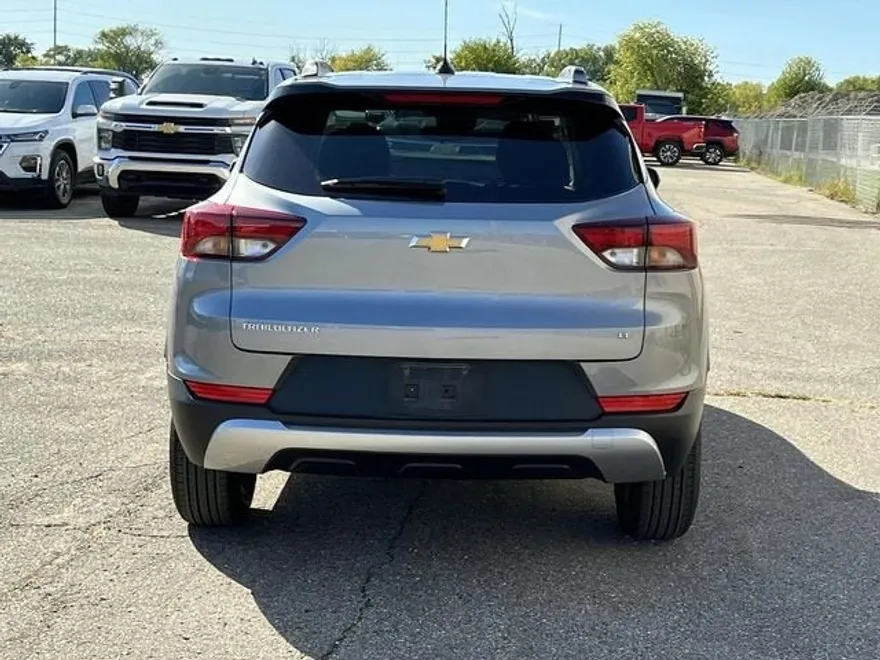 2023 Chevrolet Trailblazer LT photo 1