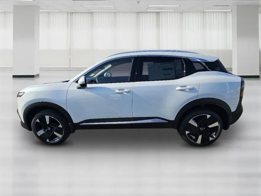 2025 Nissan Kicks SR photo 1