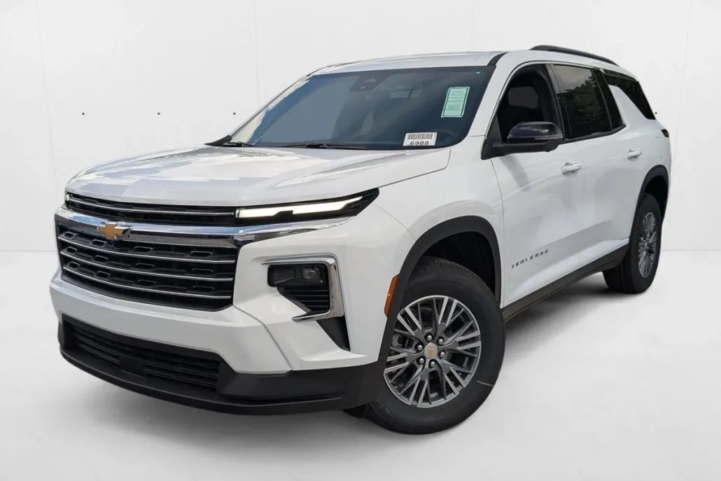 2025 Chevrolet Traverse photo 1