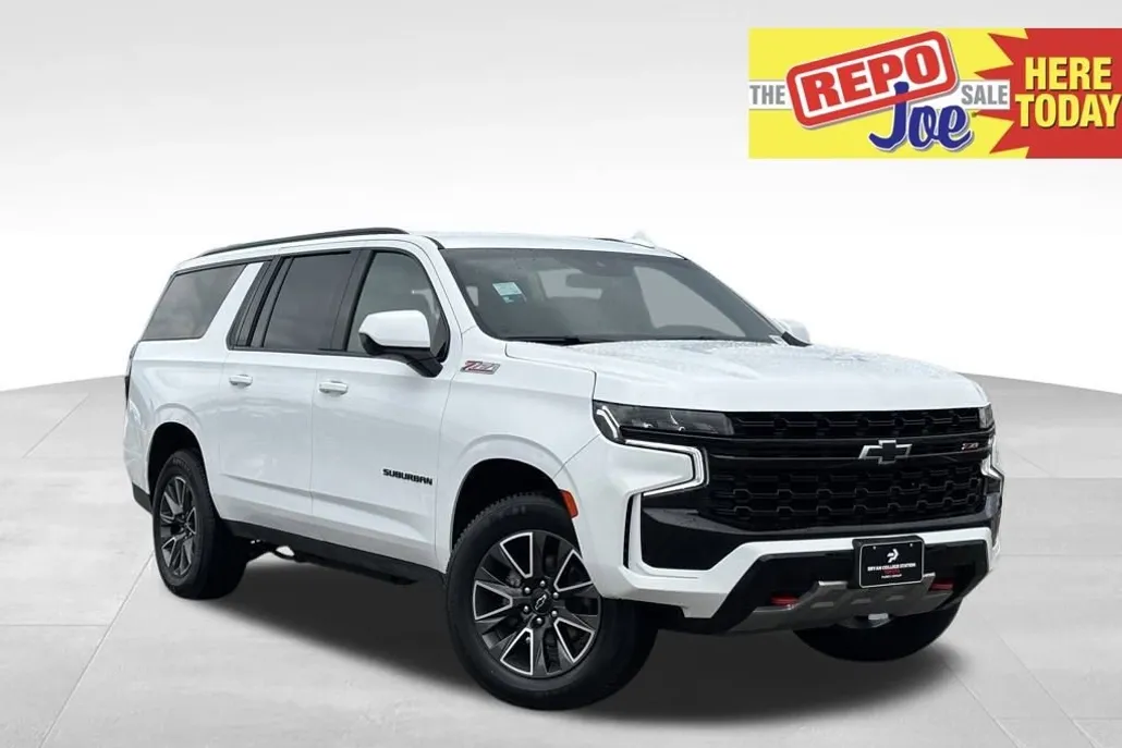 2023 Chevrolet Suburban Z71 photo 1