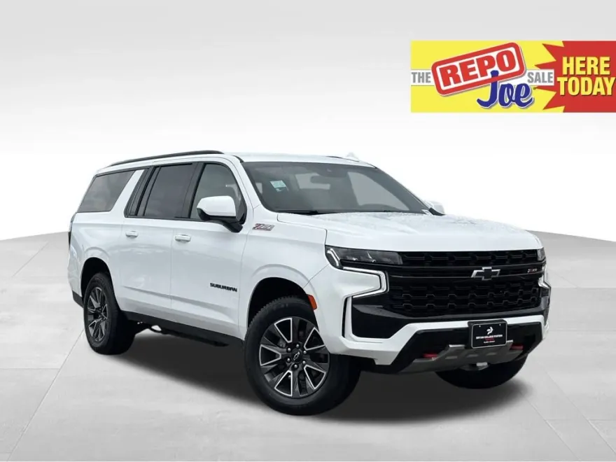 2023 Chevrolet Suburban Z71 photo 1