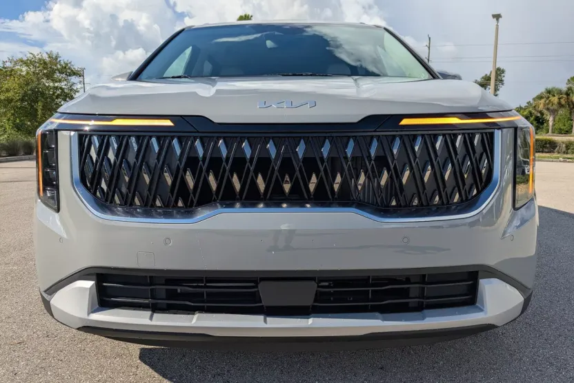 2026 Kia Carnival EX photo 1
