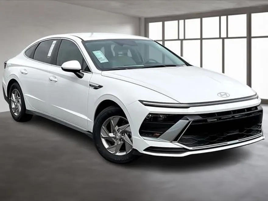 2025 Hyundai Sonata SE photo 1