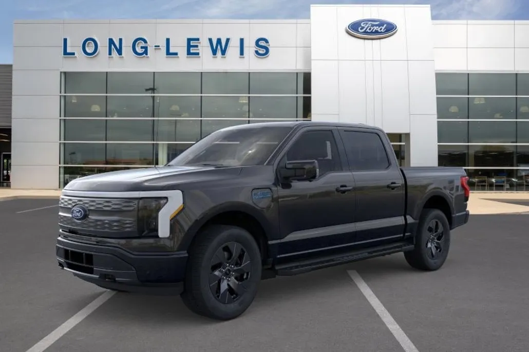 2025 Ford F-150 Lightning Lariat photo 1