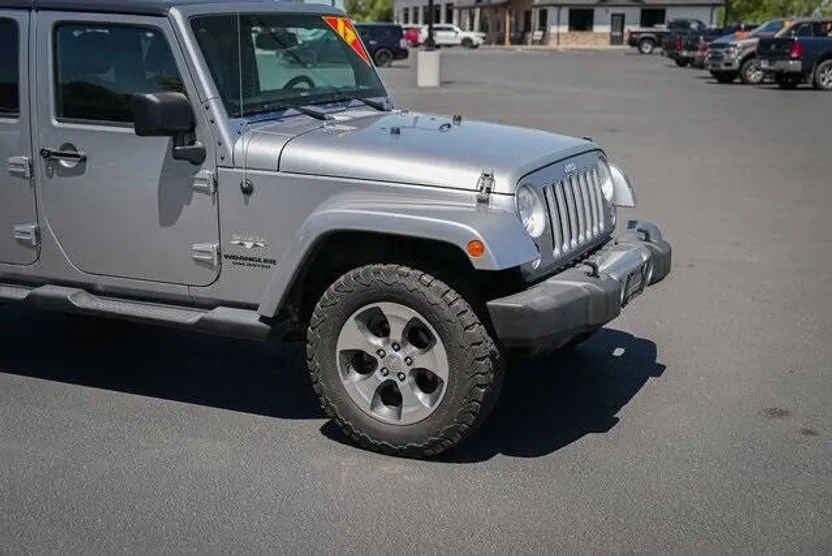 2017 Jeep Wrangler Unlimited Sahara photo 1